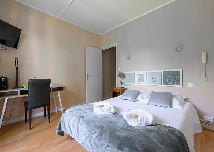 Hotel De La Beauronne 3*