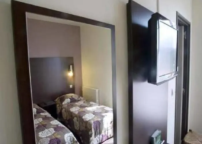 Hotel De La Beauronne 3*